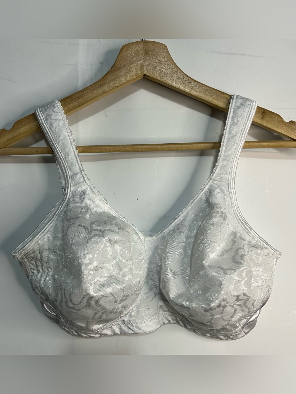 Playtex White Wireless Bra 36DD
